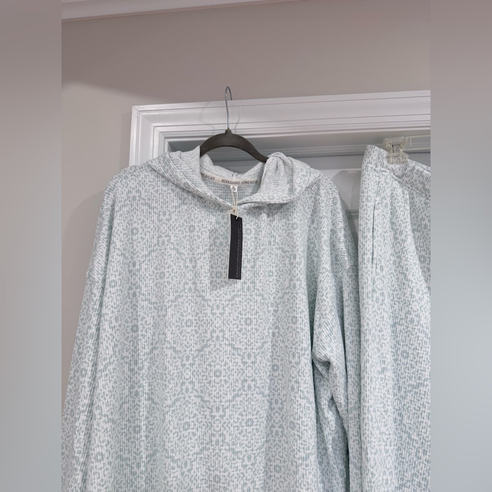 Berkshire Homewear Light Blue Lounge Set - Picture 3 of 4
